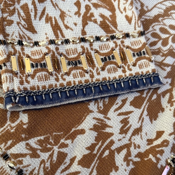 Chico's Tan and Cream Patterned jeweled Blazer NWT sz 2 - Picture 4 of 6